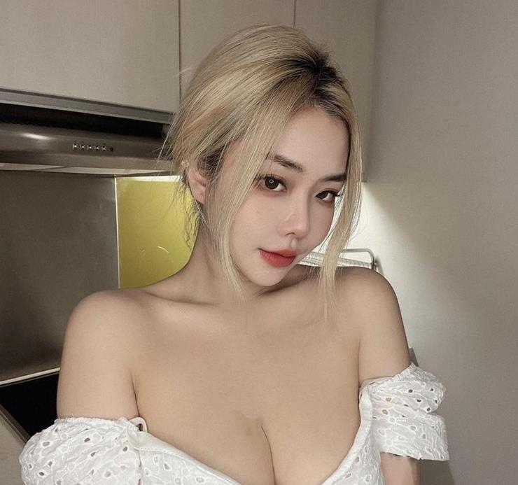Busty Cute MACY is Female Escorts. | Brisbane | Australia | Australia | escortsandfun.com 