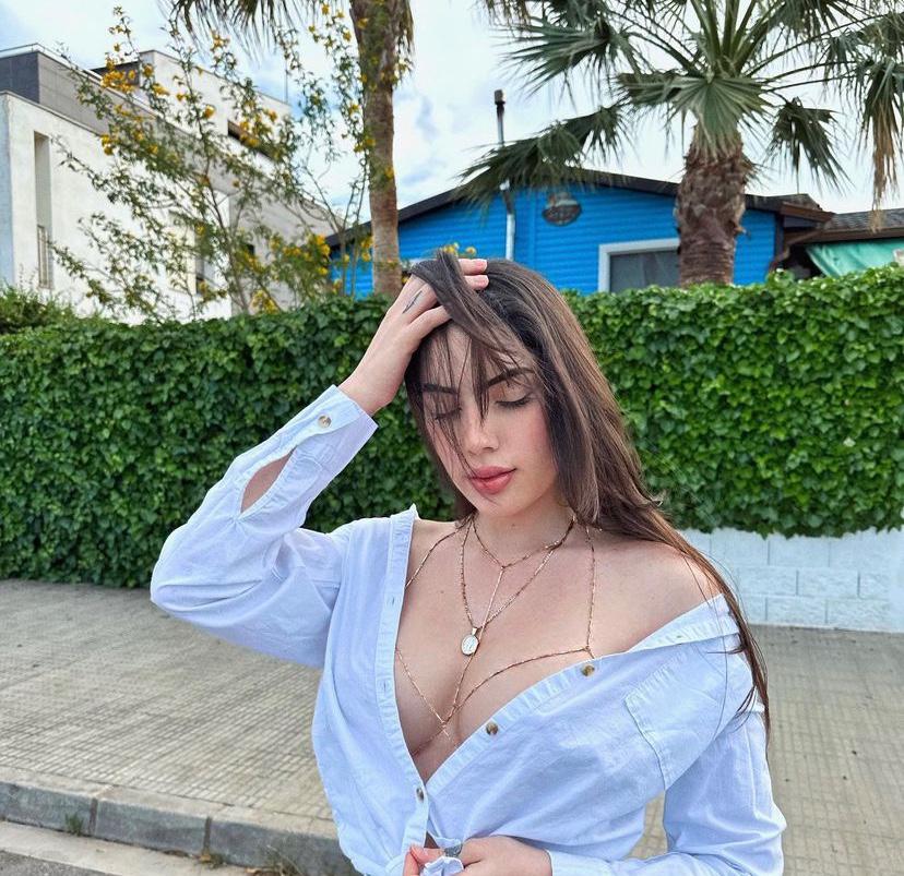 Lora is Female Escorts. | Newcastle | Australia | Australia | escortsandfun.com 